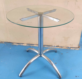 Single Pole Round Table